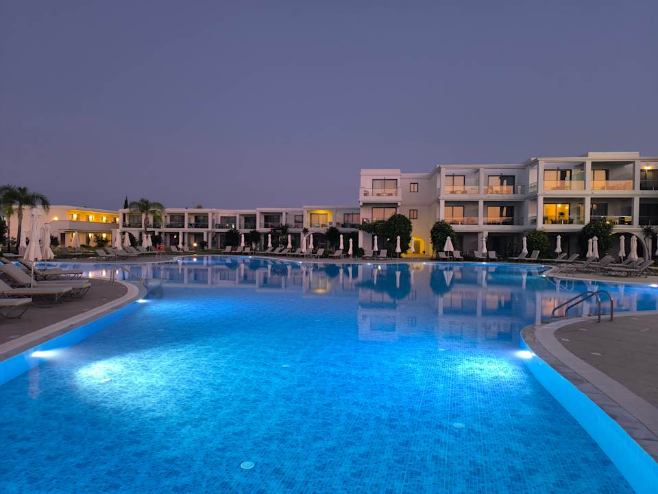 Pool Asterias Beach Resort