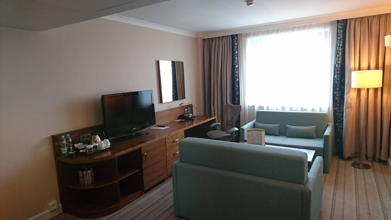 Wohnbereich (vom Eingang) Hilton Garden Inn Kraków
