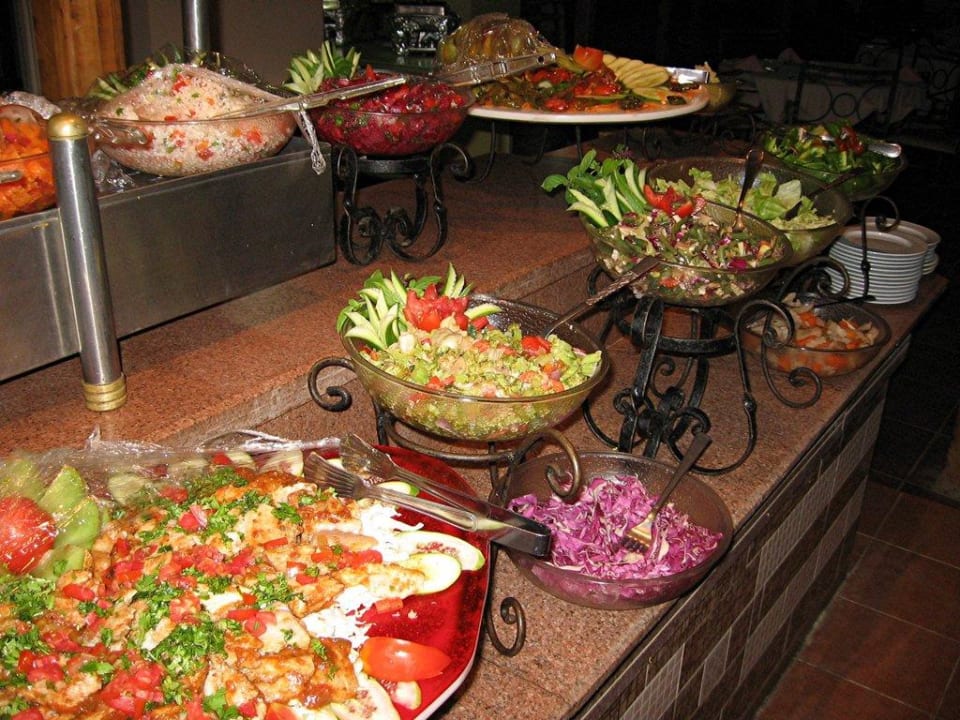 Eine reiche Auswahl an Salaten Shams Alam Beach Resort