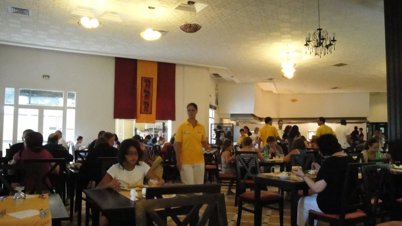 Haupt-"Restaurant", für uns eine Zumutung TUI MAGIC LIFE Africana