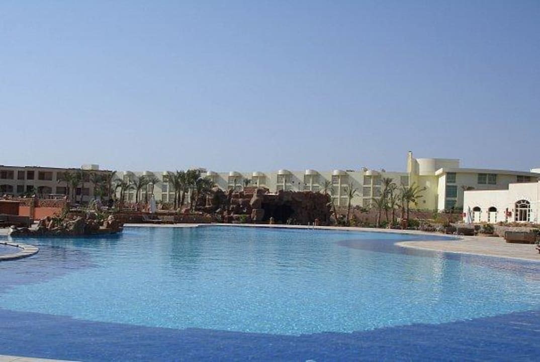 Бассейн Regency Plaza Aqua Park & Spa