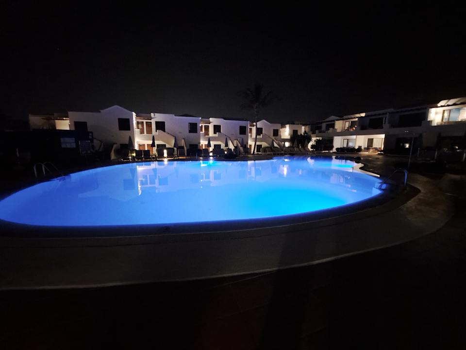 Pool R2 Bahia Kontiki Apartment