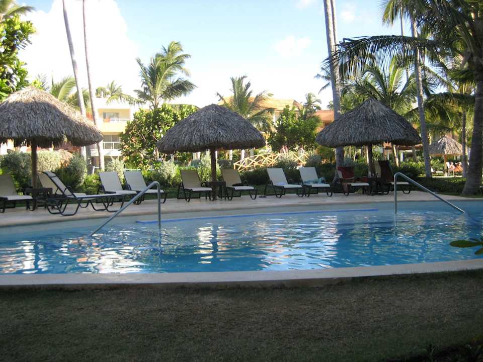 Teil des schönen Pools Secrets Royal Beach Punta Cana - Adults only