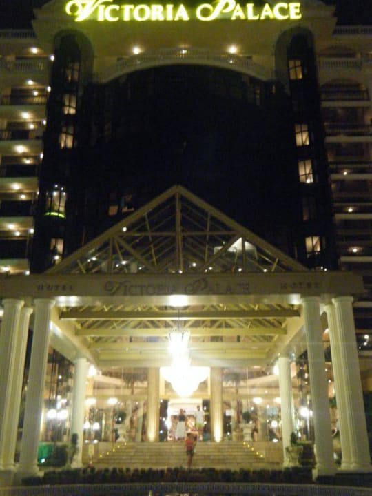 Hotel von außen Haupteingang Imperial Palace Hotel