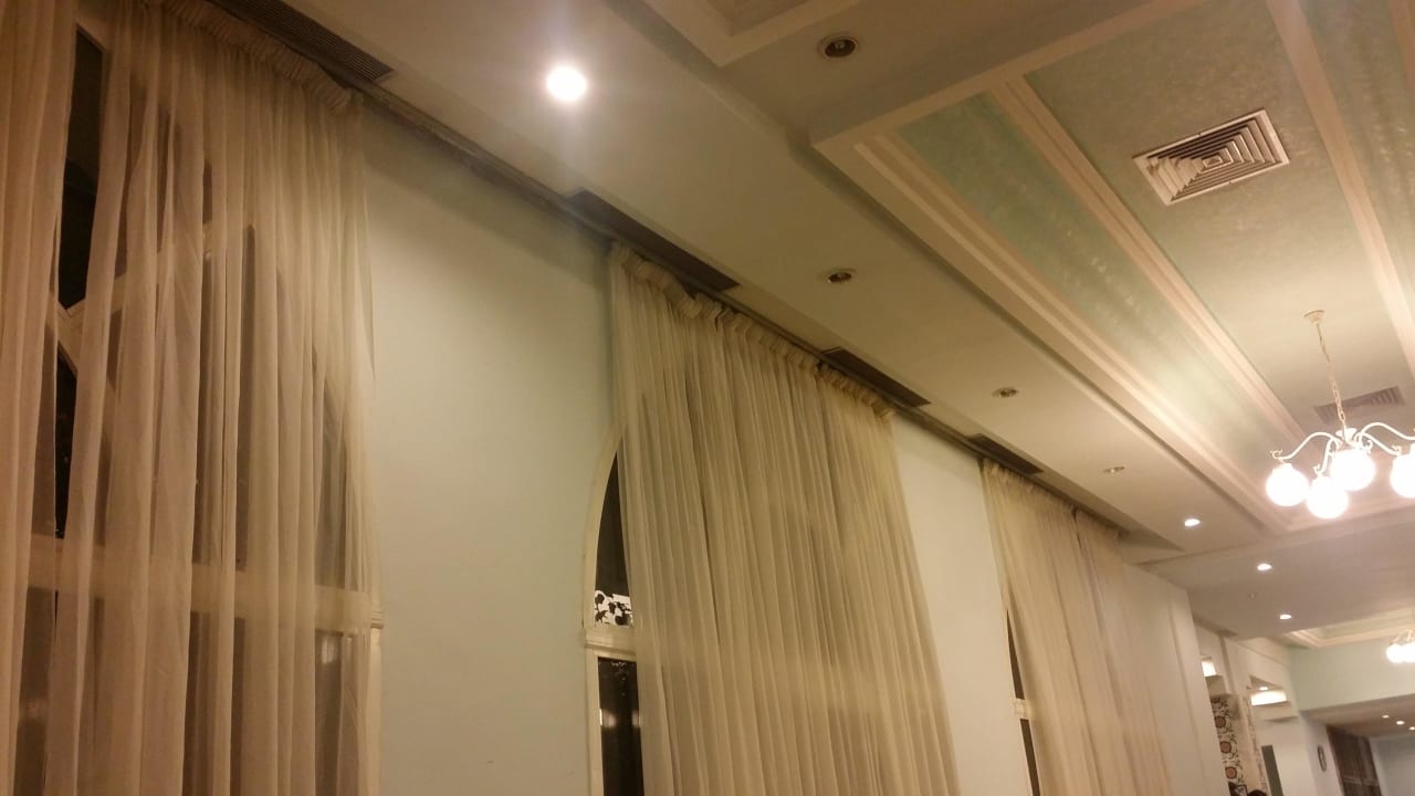 Leckere Gardinen und Schimmel Hotel El Mouradi Palm Marina