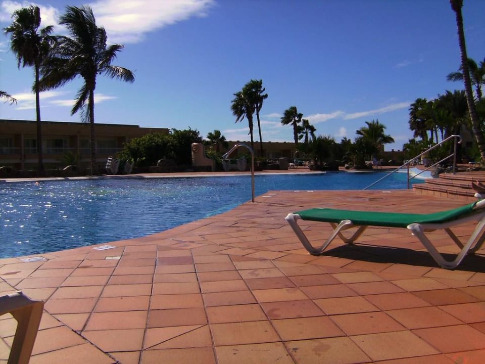 Teilpoolanlage mit Liegefläche Abora Interclub Atlantic by Lopesan Hotels