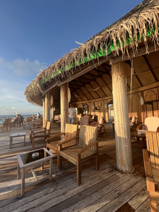 Gastro Angaga Island Resort