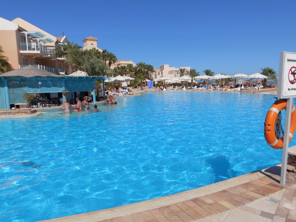 Pool Mövenpick Resort & Spa El Gouna