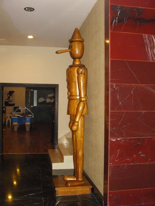 Lebensgroßer Pinocchio Siam Elegance Hotels & Spa