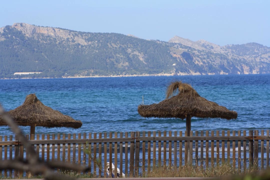 Ausblick von der Hotelanlage auf die Bucht PortBlue Club Pollentia Resort & Spa