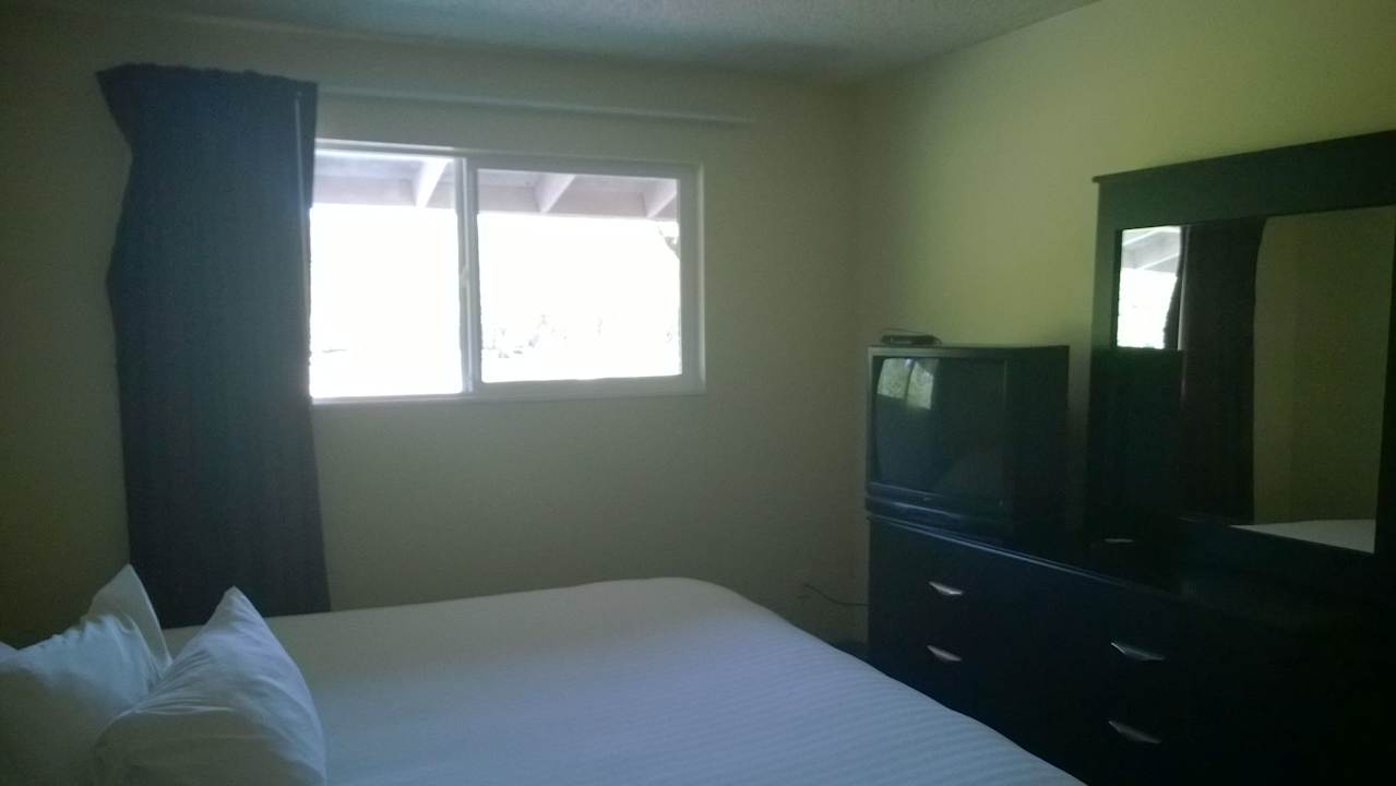 Das Schlafzimmer der "Suite" Hotel Americas Best Value Inn SeaTac Airport