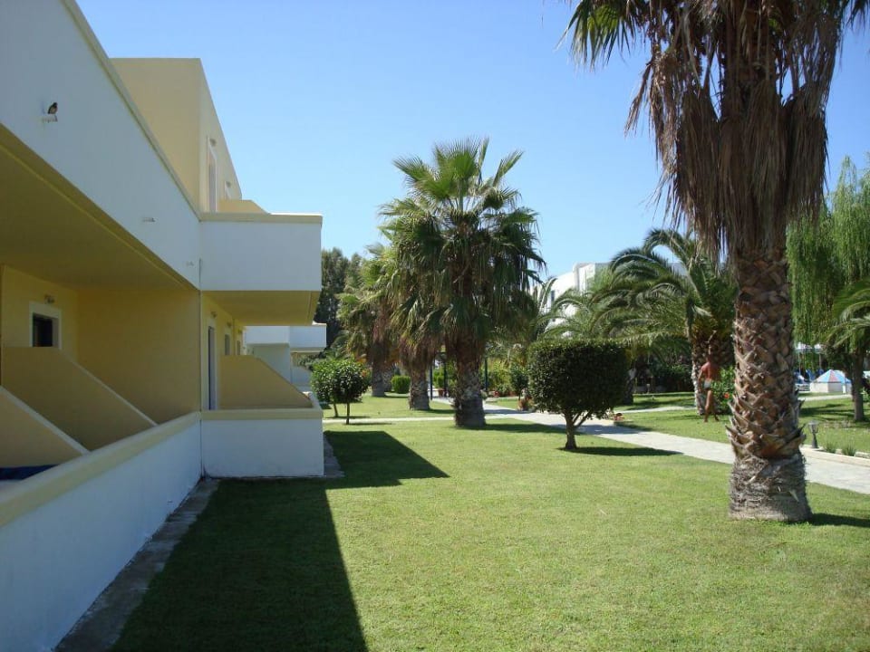 Zimmer, Blick zum Pool Hotel Esperia