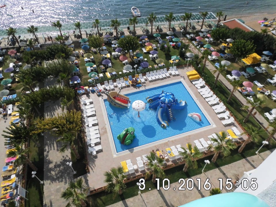 Blick auf den Kinderpool Hotel Grand Efe