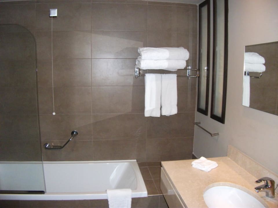 Bad im Standardzimmer TUI BLUE Palazzo del Mare