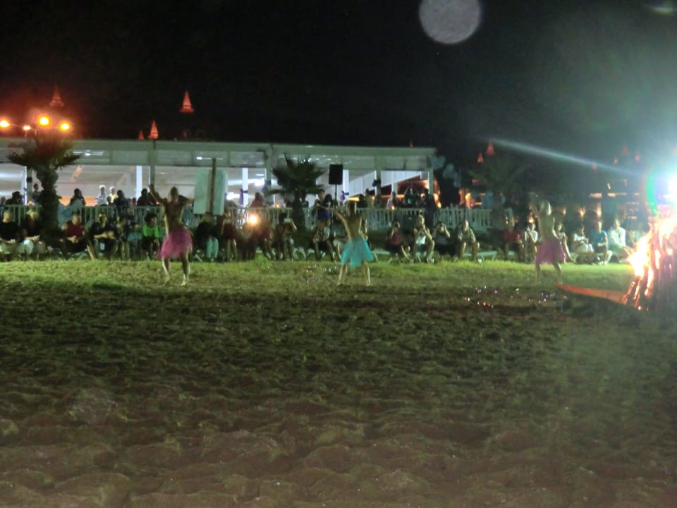 Showeinlage des Animationsteams Hotel Victory Resort