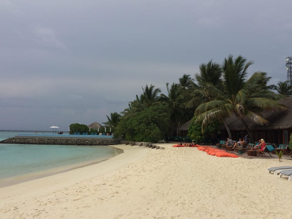 Pool und Strandbar Summer Island Maldives