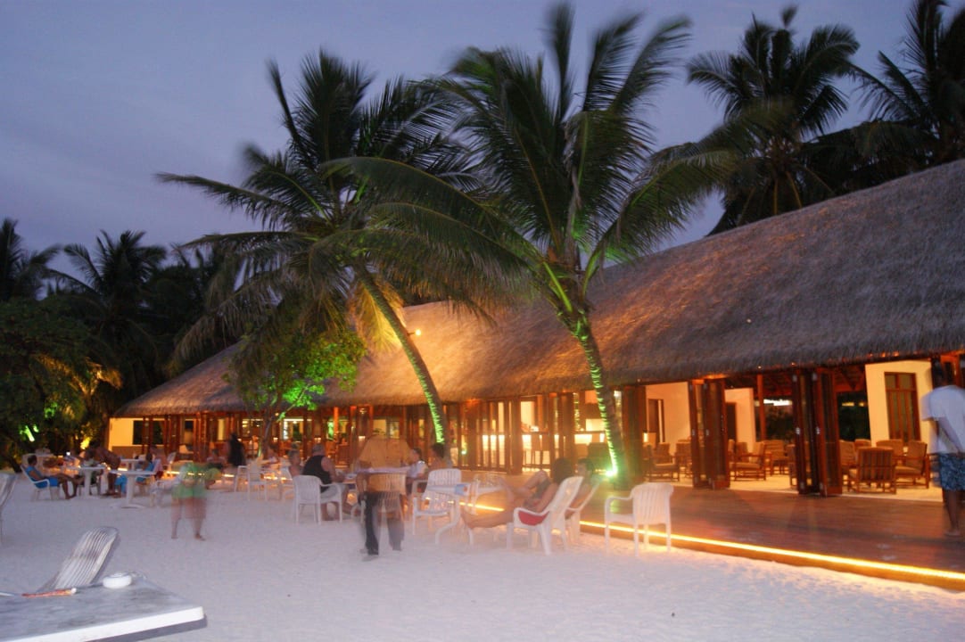 Strandbar am Abend Summer Island Maldives