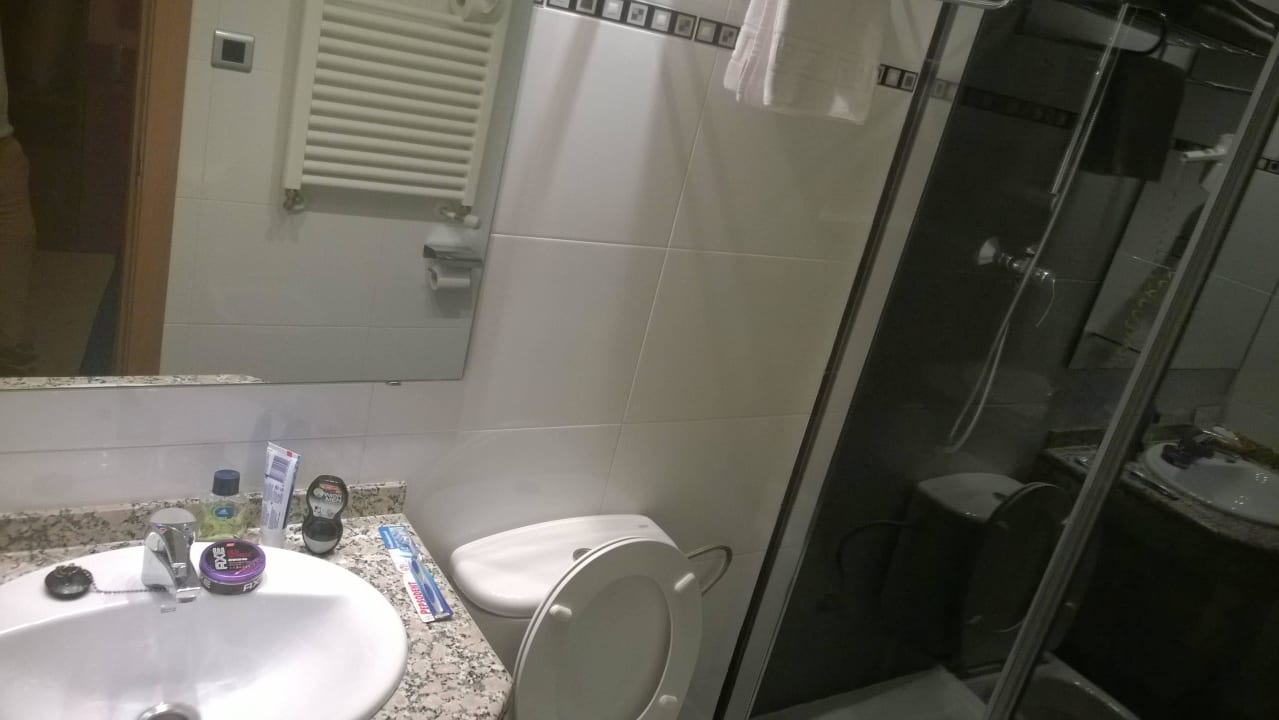 Bathroom Hotel El Canton