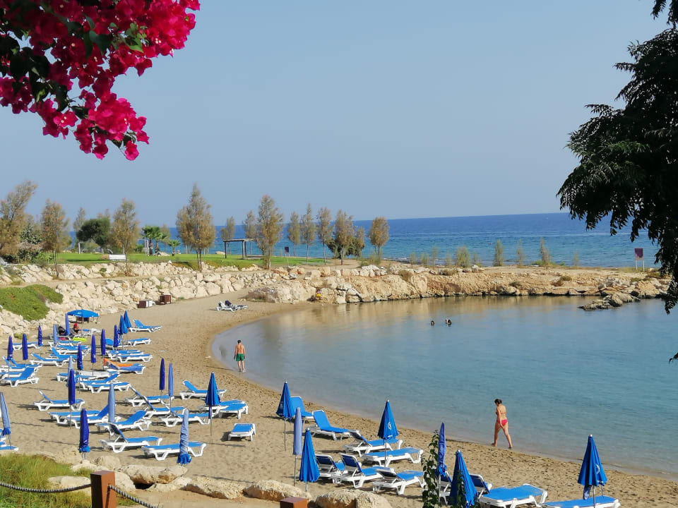 Strand Crystal Springs Beach Hotel