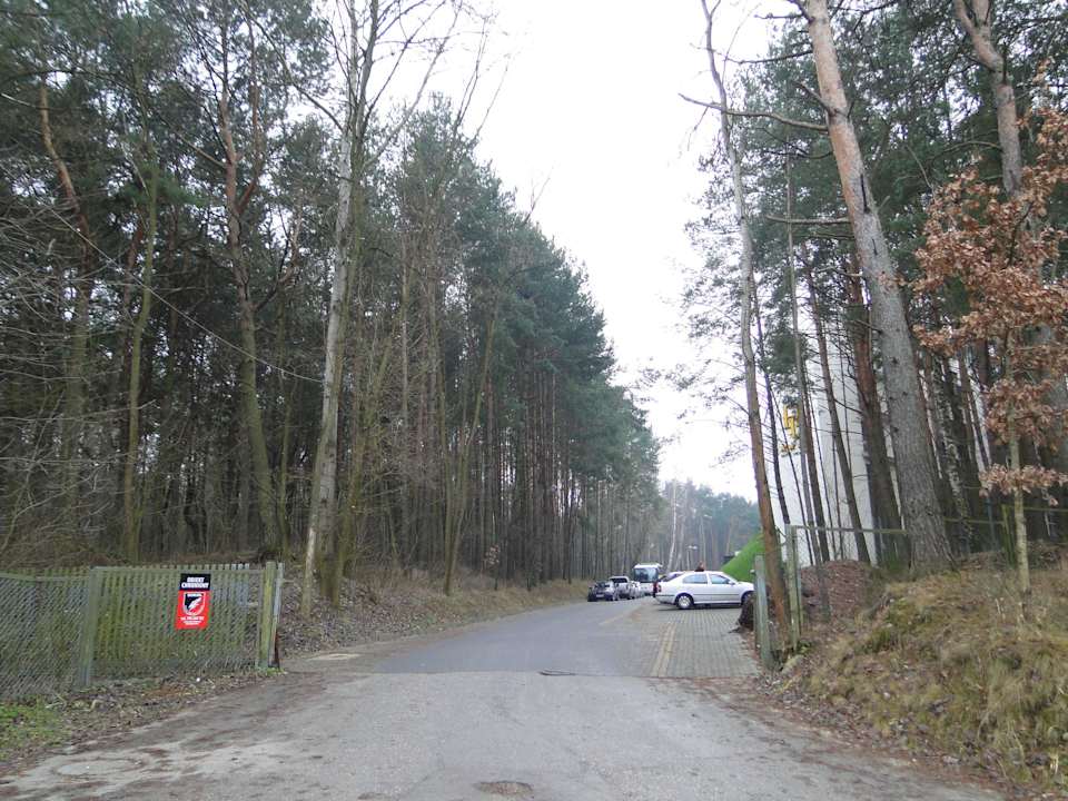 Wjazd do hotelu Hotel Uroczysko