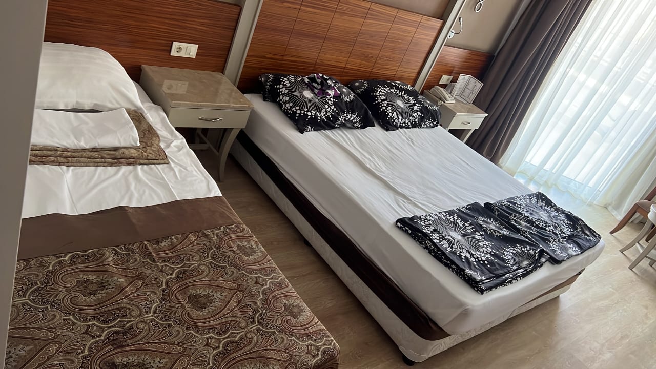 Zimmer Well Palace Side