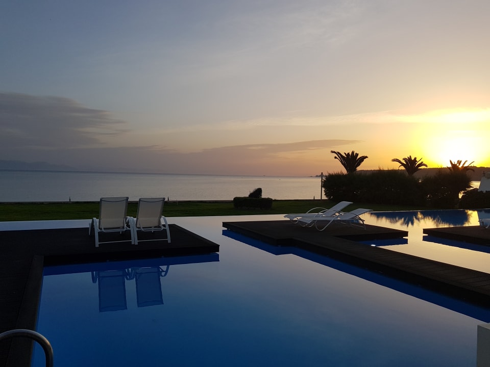 Pool The Ixian Grand & All Suites