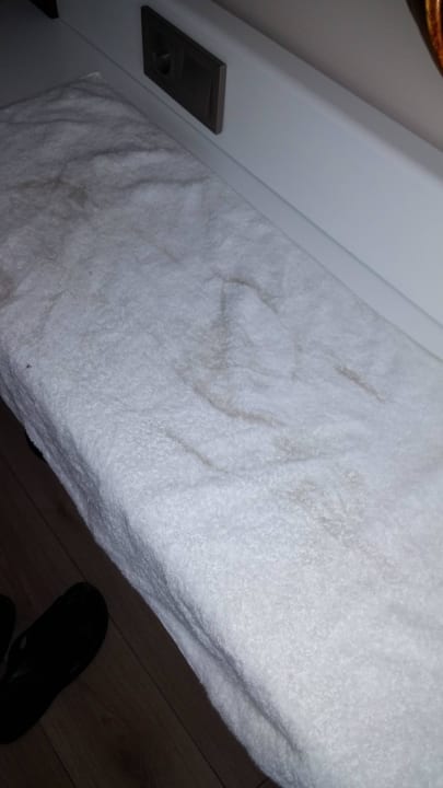 Nach dem Putzen am Boden J'adore Deluxe Hotel & Spa