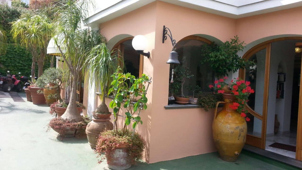Einladender Eingangsbereich Hotel La Pergola & Villa Flavio Ischia