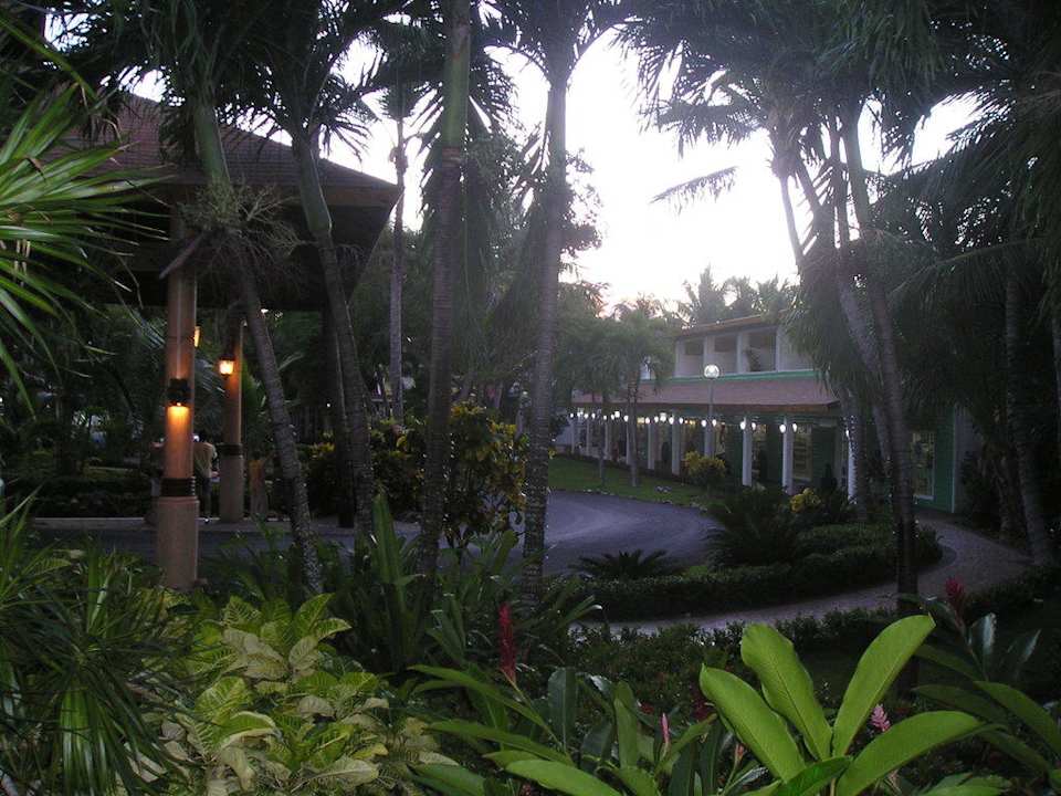 Sparziergang durch die Hotelanlage Grand Palladium Select Bávaro Resort & Spa