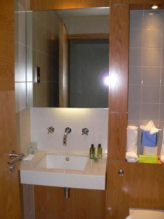 Bad Standard-Zimmer Hotel The Continental