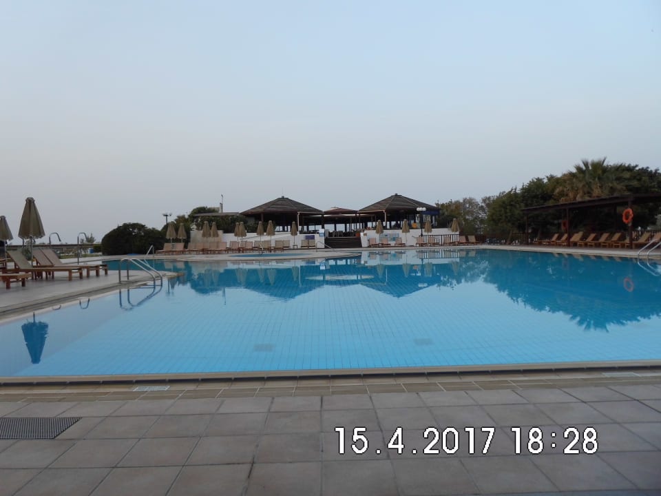 Pool Apollonia Beach Resort & Spa