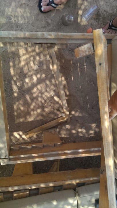 Liege kaputt Mirage Bay Resort & Aqua Park