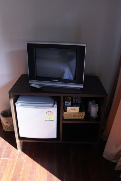 TV und Minibar Hotel Chintakiri Resort