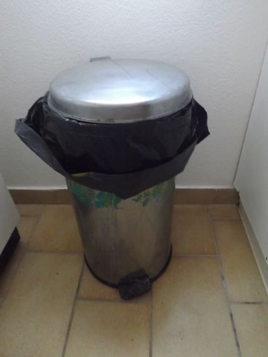 Très sale Viva Apartments & Suites