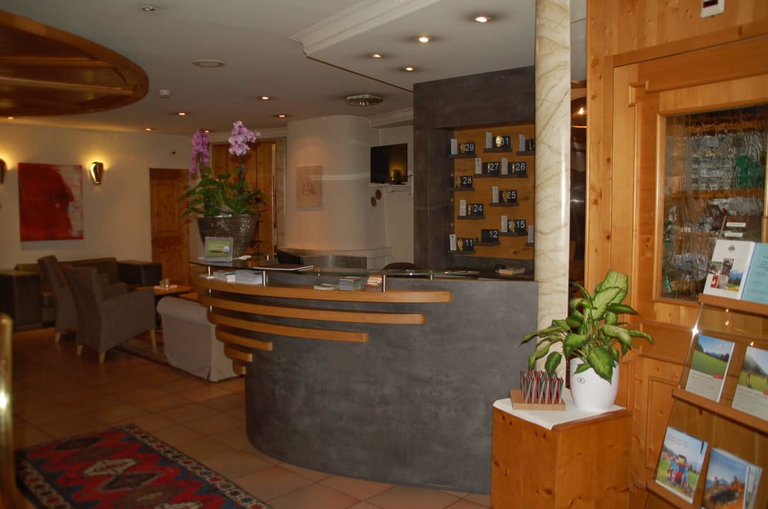Rezeption / Lobby Hotel Spescha
