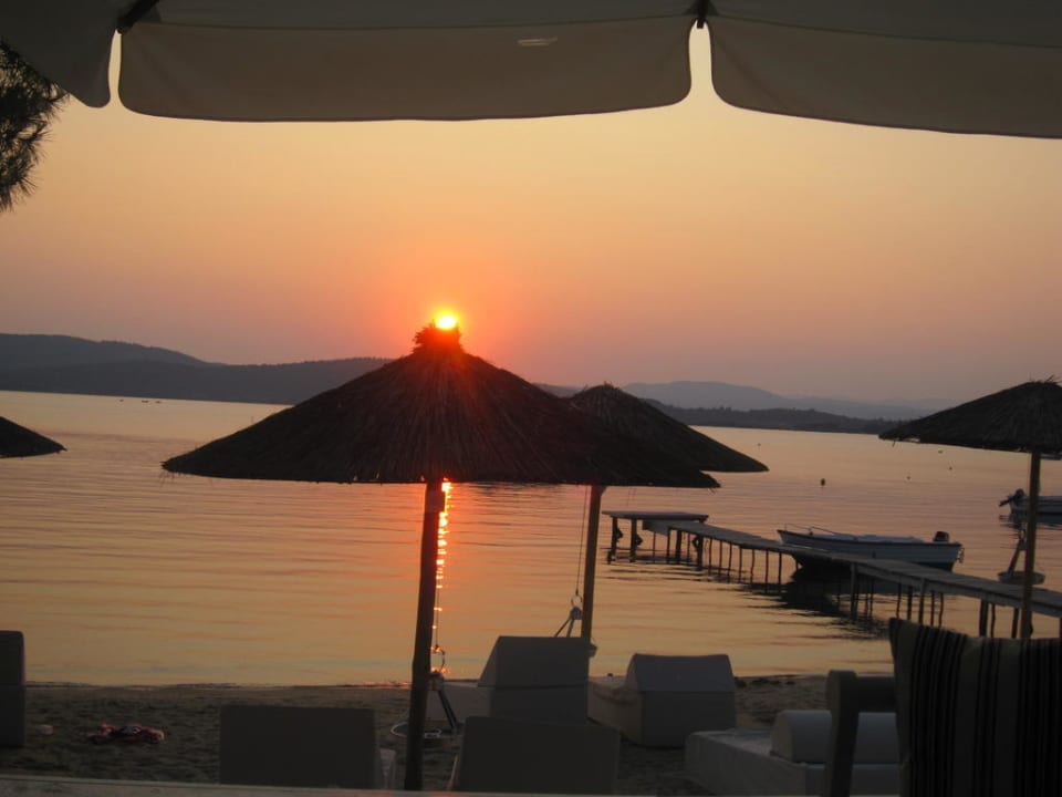 Sonnenuntergang Ekies All Senses Resort, a Member of Design Hotels