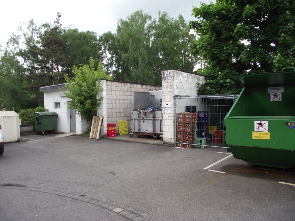 Hinterhof Leonardo Hotel Köln Bonn Airport