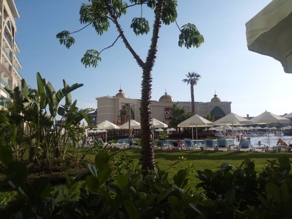 Blick von der Kaffee-Bar zum Pool Alan Xafira Deluxe Resort & Spa