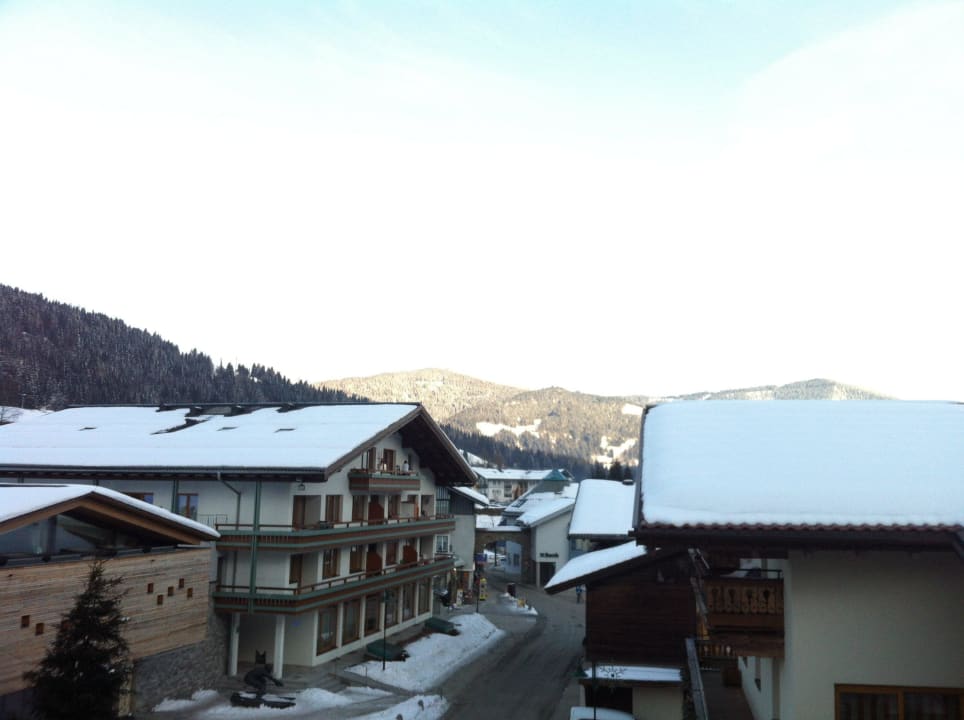 Blick vom Balkon zur Ortsmitte Hotel Salzburgerhof