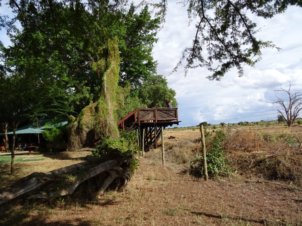 Außenansicht Sentrim Tsavo Lodge
