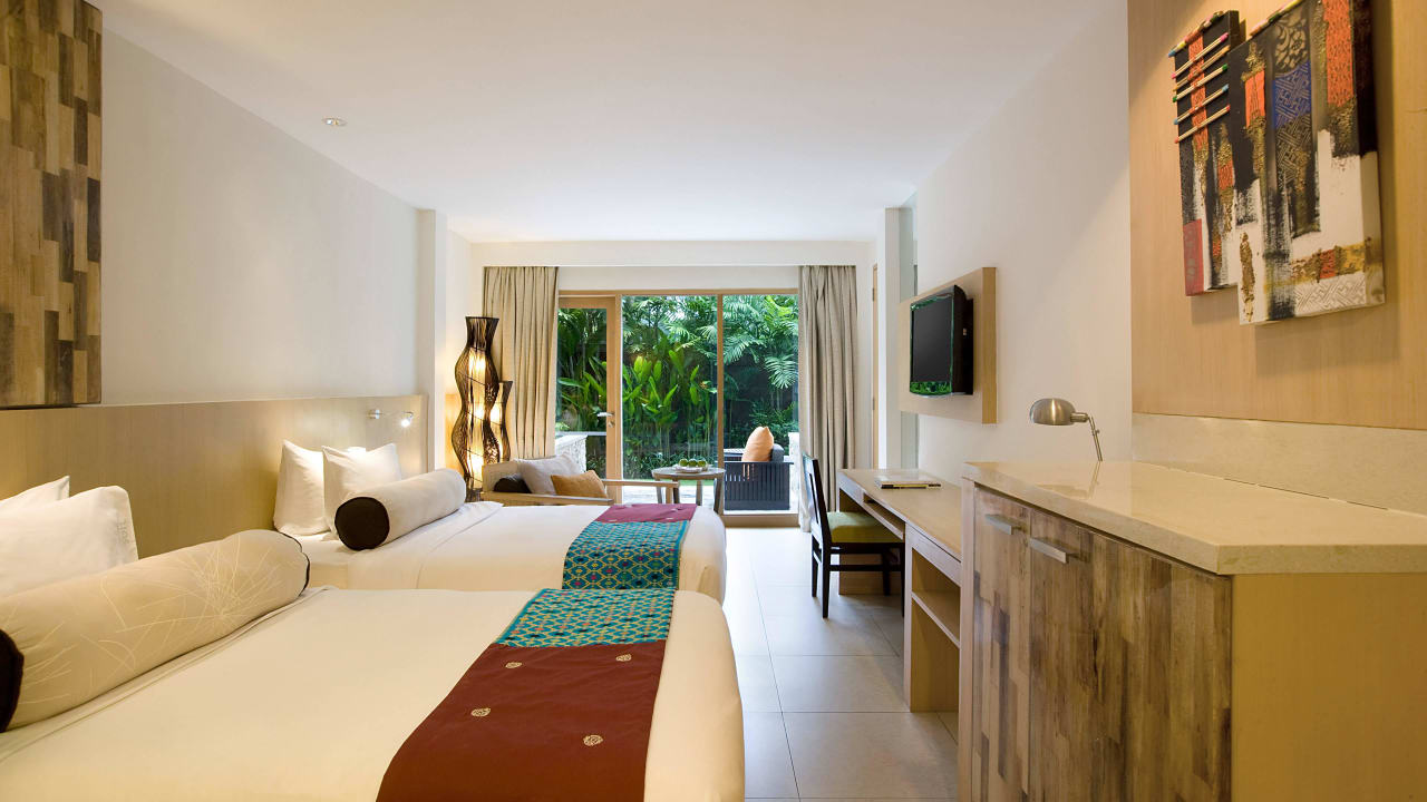 Twin Deluxe Garden Access Nonsmoking Holiday Inn Resort Baruna Bali