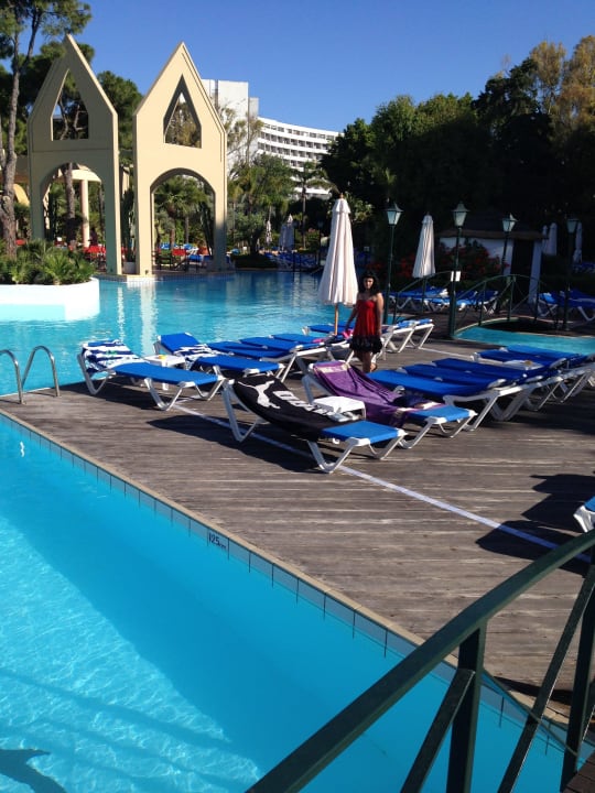 Großzügige Poolandschaft Dionysos Hotel