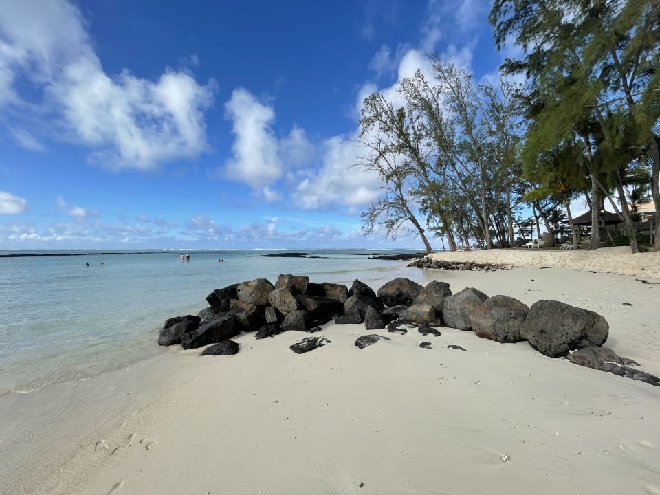 Strand Crystals Beach Resort Belle Mare, a member of Radisson Individuals