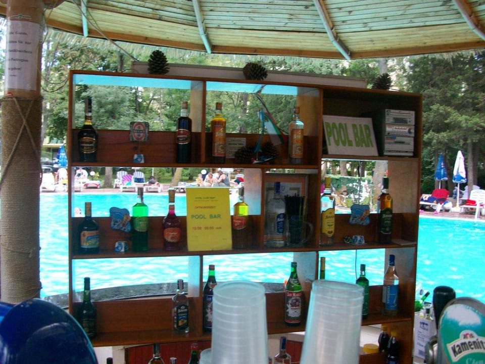 Poolbar HVD Club Bor