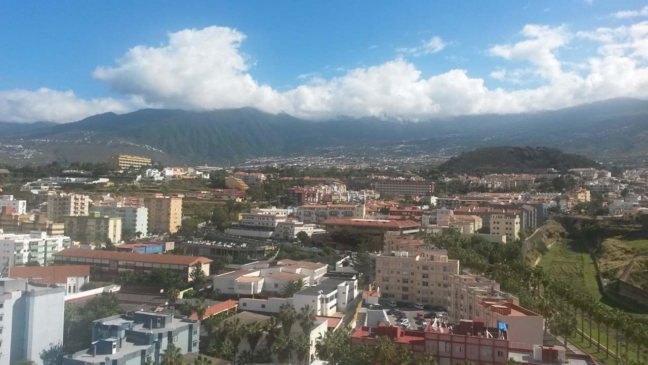 Widok z ostatniego piętra. Be Live Tenerife - Adults only