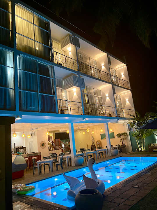 Pool Smeralda Beach Hotel Dikwella