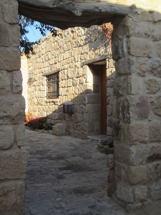 Sonstiges The Old Village Hotel & Resort