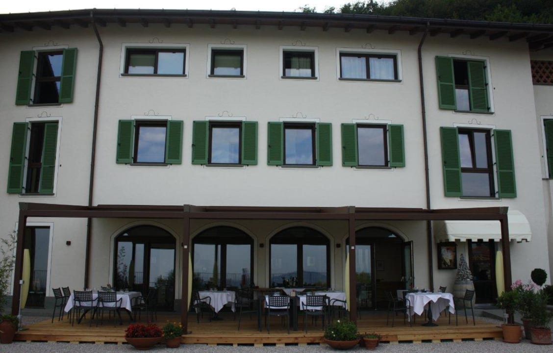 Veranda esterna Polisena L'altro Agriturismo