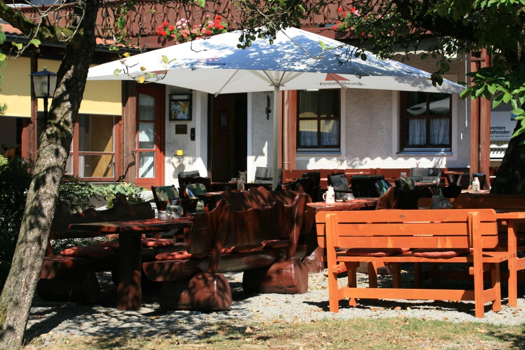 Biergarten2 Waldpension Jägerstüberl