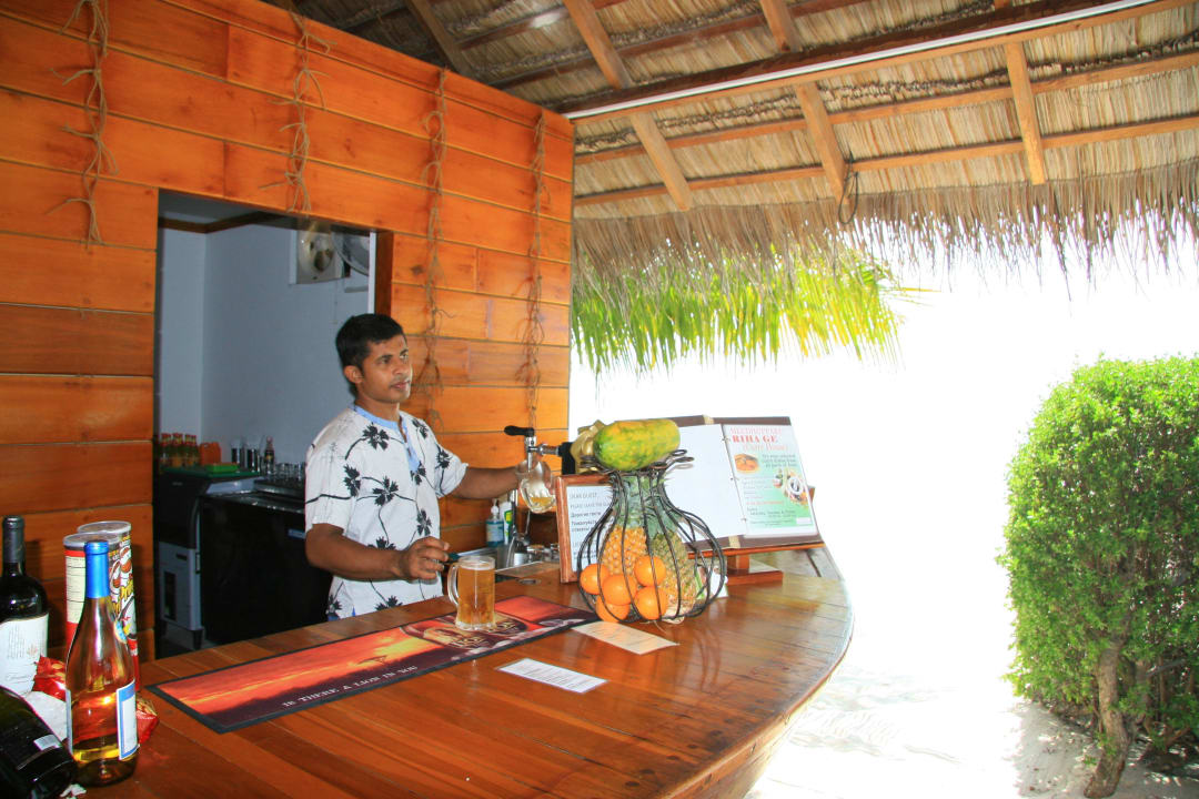 Barkeeper Adaaran Select Meedhupparu Island Resort - Premium All Inclusive